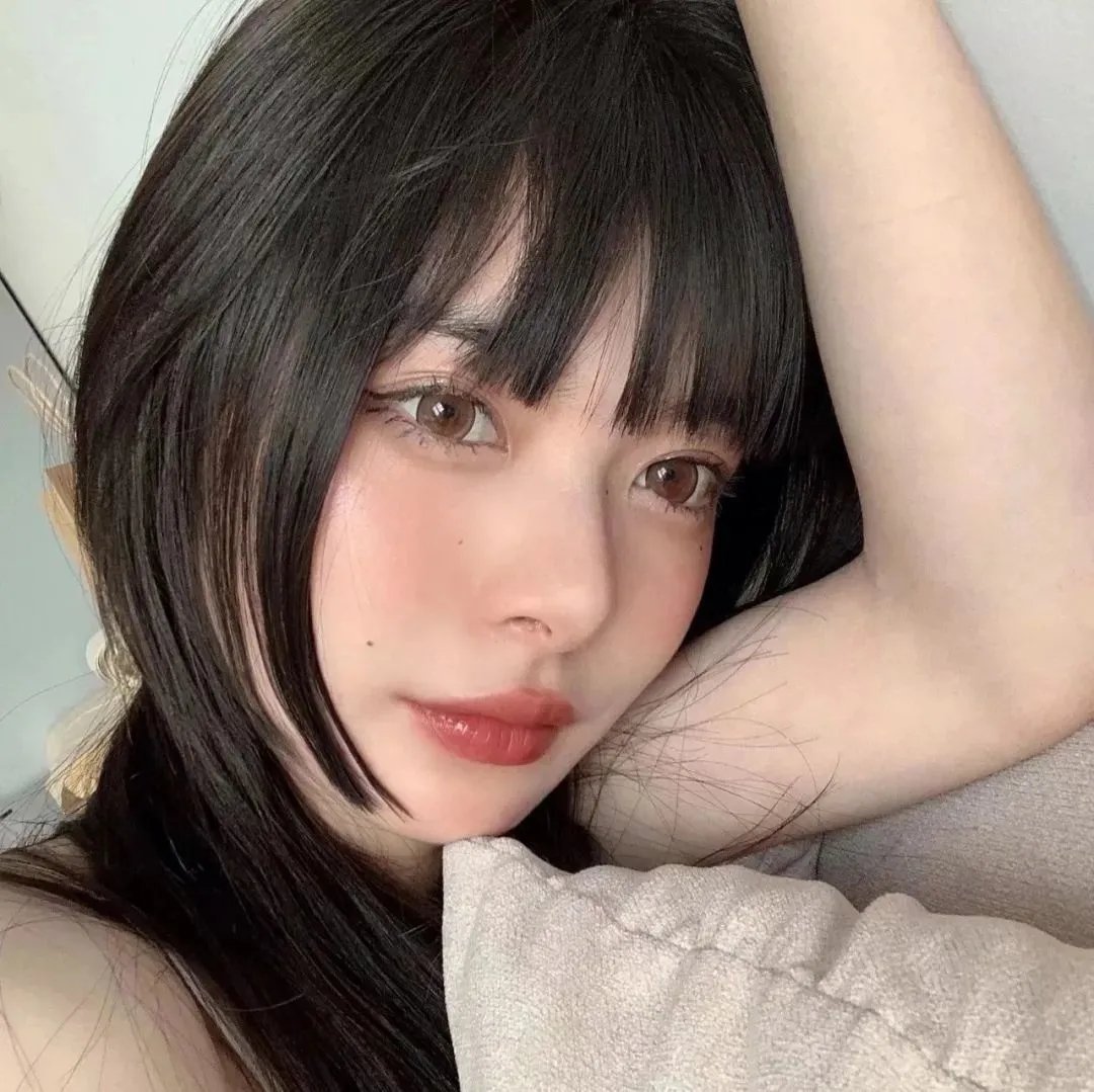 尼娜·凯莉 照片